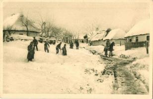 Zima ve Vych. Halici / Winter in Ostgalizien, November 1915 / WWI Austro-Hungarian K.u.K. military soldiers in a village in East Galicia in winter (EK)