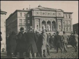 1918 Kerny István (1879-1963): Temesvári színház épülete, pecséttel jelzett, a hátoldalán feliratozva, 10x14 cm