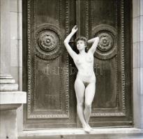 cca 1981 Leletek, 7 db vintage negatív + 1 db mai nagyítás, de nem a tételben levő negatívokról, 4x6...