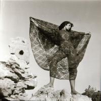 cca 1986 Éva örök, szolidan erotikus felvételek, 7 db vintage negatív + 1 db mai nagyítás, de nem a ...