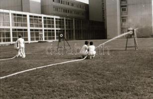 1984 Kecskemét, tűzoltóverseny a megyei kórházban és a lakótelepen, 59 db szabadon felhasználható vi...