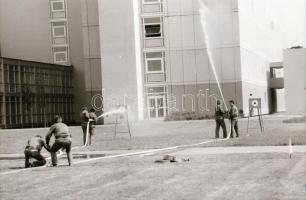 1984 Kecskemét, tűzoltóverseny a megyei kórházban és a lakótelepen, 59 db szabadon felhasználható vi...