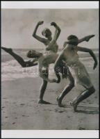 cca 1935 Mozgásművészek, 1 db szabadon felhasználható negatív (3,5x5 cm) + 1 db mai nagyítás régi ké...