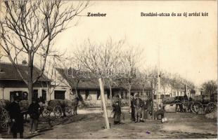 1919 Zombor, Sombor; Bezdáni utca, új artézi kút, víz szállítása lovaskocsikkal, vizes hordók / street view with well, transporting of the water barrels by horse carriages (EK)