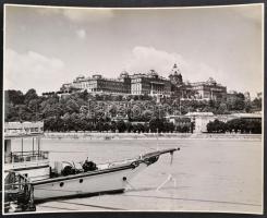 cca 1935 Budapest, professzionális minőségű, vintage fénykép a budai királyi palotáról, 23,5x29,5 cm