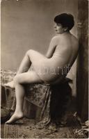 Erotic nude lady with short hair. Super 1115. Made in France