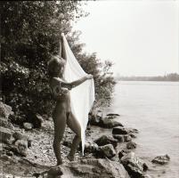 Önismereti foglalkozások, szolidan erotikus felvételek az 1980-es évekből, 8 db vintage negatív + 1 ...