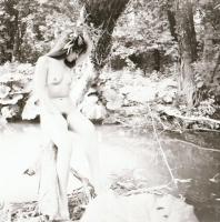 Szabadidős kikapcsolódás, szolidan erotikus felvételek az 1970-es évekből, 7 db vintage negatív + 1 ...