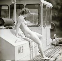 Femina domina, szolidan erotikus felvételek az 1970-es évekből, 7 db vintage negatív + 1 db mai nagy...