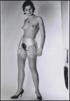 Femina domina, szolidan erotikus felvételek az 1970-es évekből, 7 db vintage negatív + 1 db mai nagy...