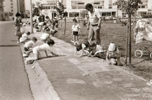 cca 1976 és 1985 között készült vizuális feljegyzések Kecskemét város történetéről, 91 db vintage ne...