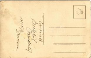 1930 Szeged, Fogadalmi templom makettje az alkotóval. photo  (EK)