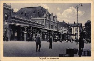 Cegléd, pályaudvar, vasútállomás / Bahnhof / railway station