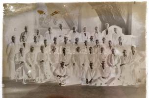 444 db üveglemez negatívból álló, szép állapotban fennmaradt gyűjtemény, egy családi hagyatékból. Ki...