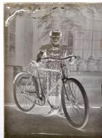 Kiskunfélegyháza, az 1940-es években készült felvételek a lakosságról, 16 db változatos témájú, üveg...