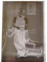 Kiskunfélegyháza, az 1940-es években készült felvételek a lakosságról, 16 db változatos témájú, üveg...