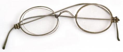 Régi, fémkeretes szemüveg, sérült, h:11 cm