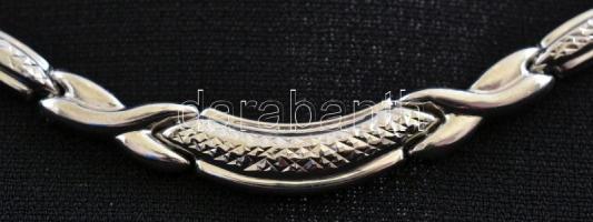 Ezüst(Ag) fantáziaszemes nyakék, jelzett, h: 44,5 cm, nettó: 15,9 g