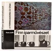 Koós Judit: Finn iparművészet. Dedikált. Bp., 1971. Egészvászon kötésben, papír védőborítóval + 1 fotó