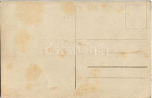 1910-1920 Tíz éves jubileuma alkalmával szeretett elnökének a Tatabányai Sport Club, tablókép a labd...