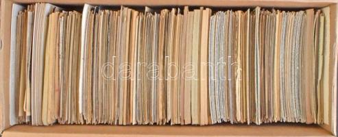 Egy doboznyi (kb. 1200 db) RÉGI francia képeslap / Cca. 1200 pre-1945 French postcards in a box