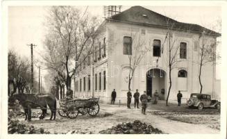 Újverbász, Verbász, Novi Vrbas; Magy. kir. posta, katonák, automobil. Kiadja Garamszeghy Pál / post office, soldiers, automobile