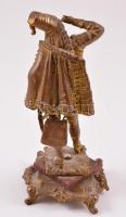 Bajuszpödrő huszár, réz szobor, m: 16 cm