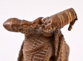 Bajuszpödrő huszár, réz szobor, m: 16 cm