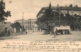 1904 Pola, Pula; Via dell Arena / utcakép az amfiteátrummal, piaci árusok, bódé. Alois Beer / street view with the Arena (amphitheatre), market vendors, booth