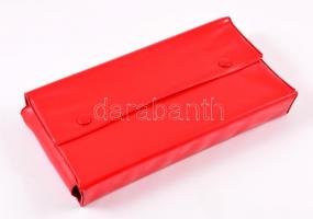 Úti étkészlet, eredeti műbőr tokjában, hiányos