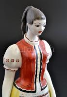 Hollóházi porcelán táncoslány, kézzel festett, jelzett, kis kopásnyomokkal, m: 30 cm