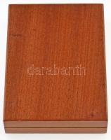 1978. "Labdarúgó VB Argentina" jelzetlen, stadion formájú aranyozott Ag? plakett tokban (5...