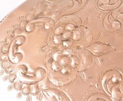 Gazdagon díszített alpakka ételszervírozó, füleknél forrasztások, jelzett (Manar), 44×29 cm