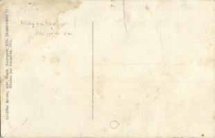 1913 Ezred iroda Nagyesztergáron (Veszprém megye), osztrák-magyar katonák írógéppel, kerékpárral / A...