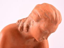 Kisfaludi Stróbl Zsigmond (1884-1975): Fürdés után. Terrakotta, jelzett, karcolásokkal, m: 33 cm