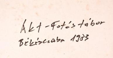 1984 Művész akt, jelzés nélküli fotóművészeti alkotás, kartonon, hátoldalon feliratozva, sérüléssel,...