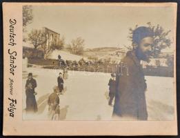 cca 1900 Deutsch Sándor, fólyai amatőr fotós: Zarándokok Júdeában. Fotó kartonon. 13x10 cm