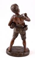 Arató fiú, spiáter szobor, jelzés nélkül, kopásokkal, m: 32,5 cm