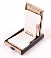 Kisméretű fém tokos telefonkönyv