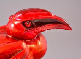 Zsolnay ökörvérmázas Buceros bicornis (nagy szarvascsőrűmadár), formába préselt porcelánfajansz, jel...