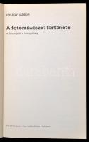 Szilágyi Gábor: A fotóművészet története. A fényrajztól a holográfiáig. Képzőművészeti Zsebkönyvtár....