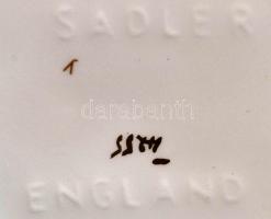 Sadler virágos bonbonier, matricás, jelzett, apró kopásokkal, m: 11,5 cm