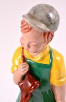 Ráhmer suszter fiú, festett mázas kerámia, jelzett, apró kopásokkal, m: 24 cm