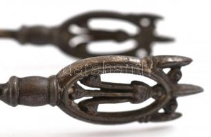 cca 1900 réz és ón fejes cukorfogó, jelzés nélkül, h: 18 cm