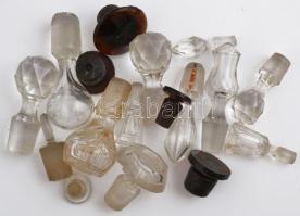Üvegdugó tétel: különböző formájú és méretű üvegdugók, apró csorbákkal, különböző méretben, összesen 15 db