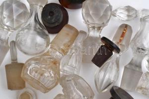Üvegdugó tétel: különböző formájú és méretű üvegdugók, apró csorbákkal, különböző méretben, összesen...