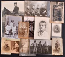 Halasy Gyula (1891-1970) olimpiai bajnok magyar sportlövő, edző, szakíró hagyatéka. Gyermekkori és c...