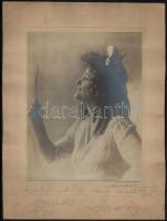 1919 Koór Ida (?-?) színésznő (Egy szépasszony négy éjszakája, Der Marquis von Bolibar, stb.), kartonra kasírozott, dedikált fotó, Amster műterméből, 21,5×16,5 cm
