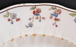 Óherendi tányér, kézzel festett, jelzett, kopásokkal, lepattanásokkal, d: 24,5 cm