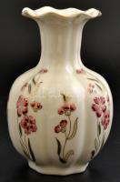 Zsolnay virág mintás váza, kézzel festett, jelzett, hibátlan, m: 15 cm